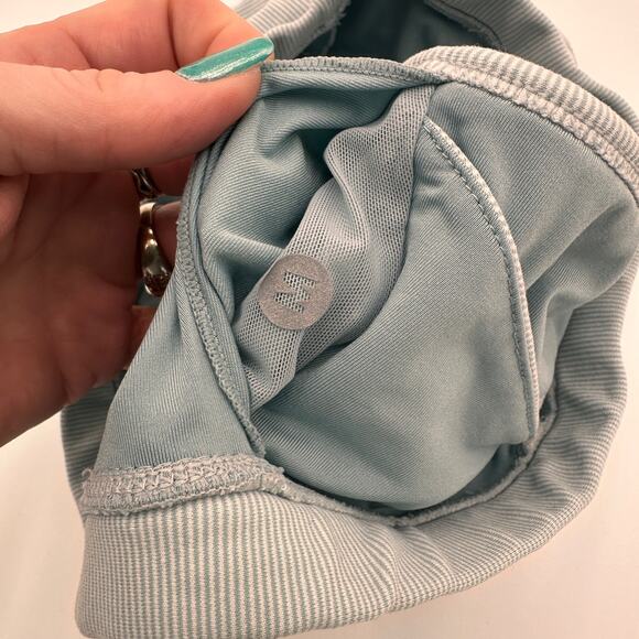 Glyder Blue Striped Strappy Sports Bra Size Medium - Picture 2 of 5